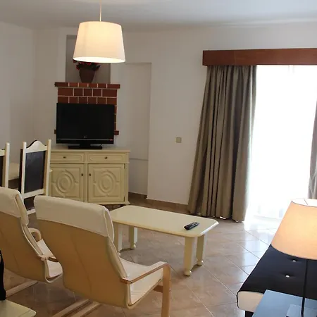Cheerfulway Minichoro Aparthotel 3*